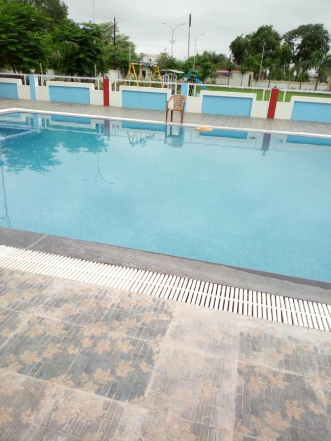 Mnr Resort Piparia Ngoại thất bức ảnh