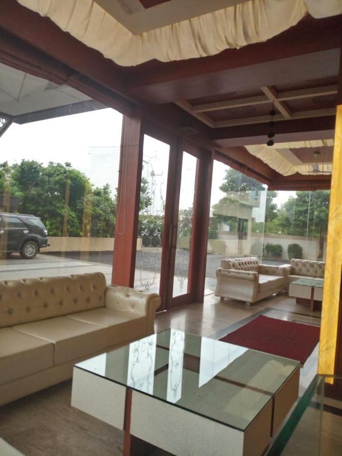 Mnr Resort Piparia Ngoại thất bức ảnh