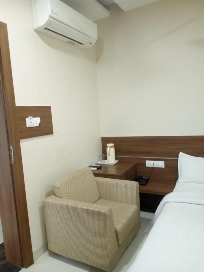 Mnr Resort Piparia Ngoại thất bức ảnh
