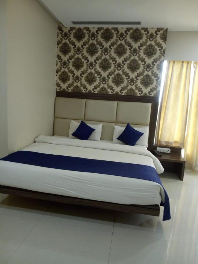 Mnr Resort Piparia Ngoại thất bức ảnh