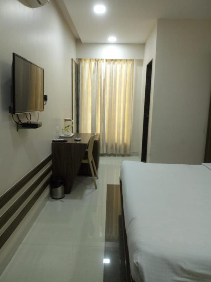 Mnr Resort Piparia Ngoại thất bức ảnh